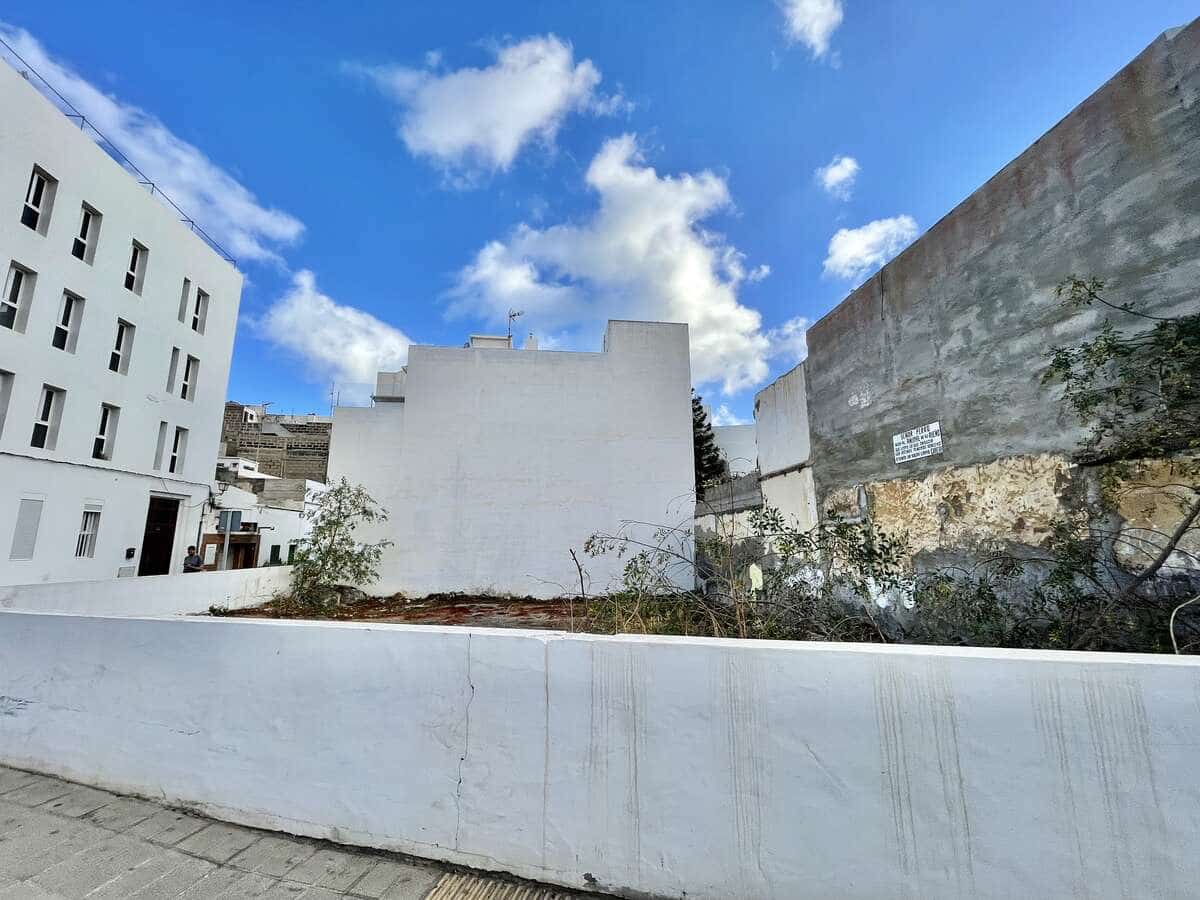 Terrain à Bâtir à vendre à Arrecife - 232 000 € (Ref: 9912387)