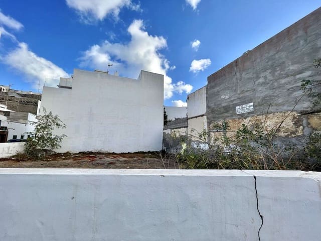 Terrain à Bâtir à vendre à Arrecife - 232 000 € (Ref: 9912387)