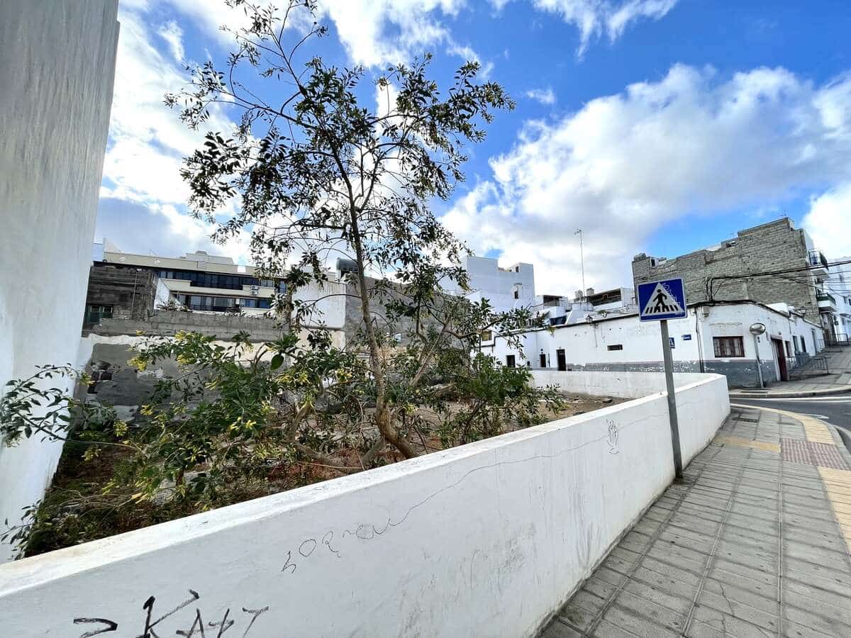 Terrain à Bâtir à vendre à Arrecife - 232 000 € (Ref: 9912387)
