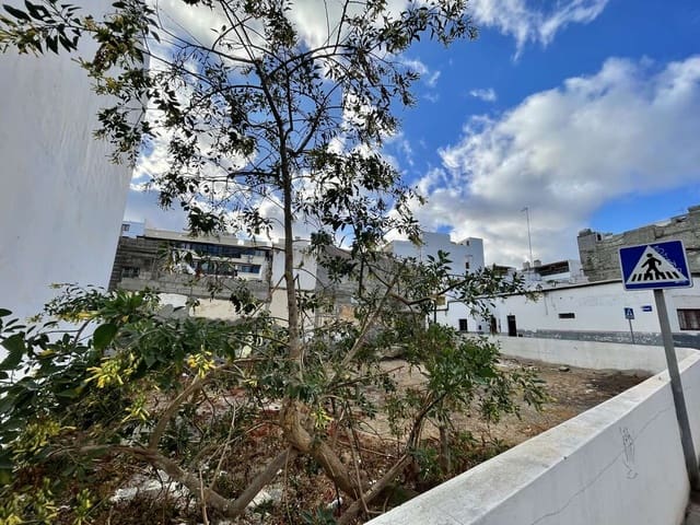 Terrain à Bâtir à vendre à Arrecife - 232 000 € (Ref: 9912387)