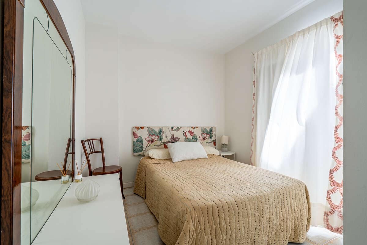 2 bedroom Flat for sale in Arrecife - € 230,000 (Ref: 9921591)