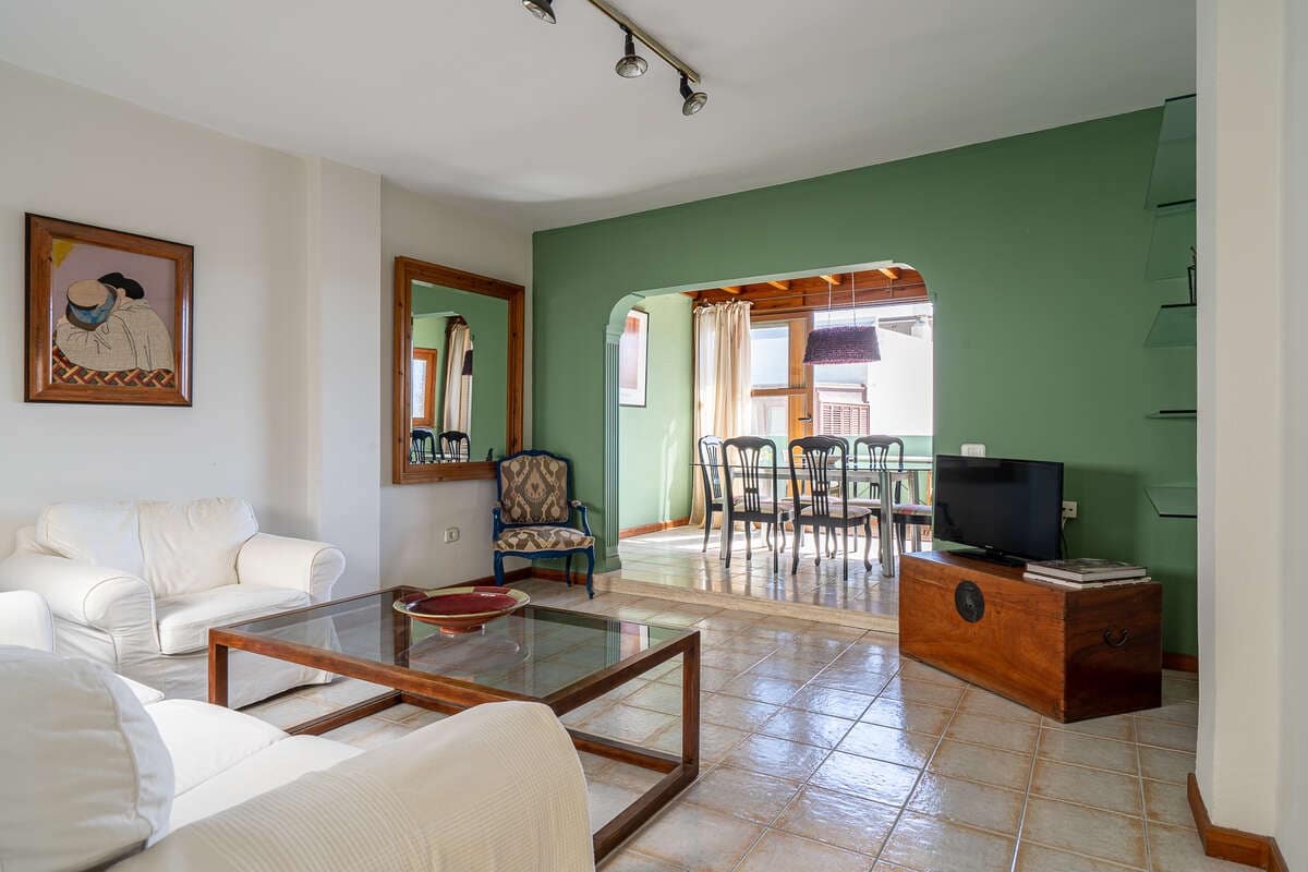 2 bedroom Flat for sale in Arrecife - € 230,000 (Ref: 9921591)
