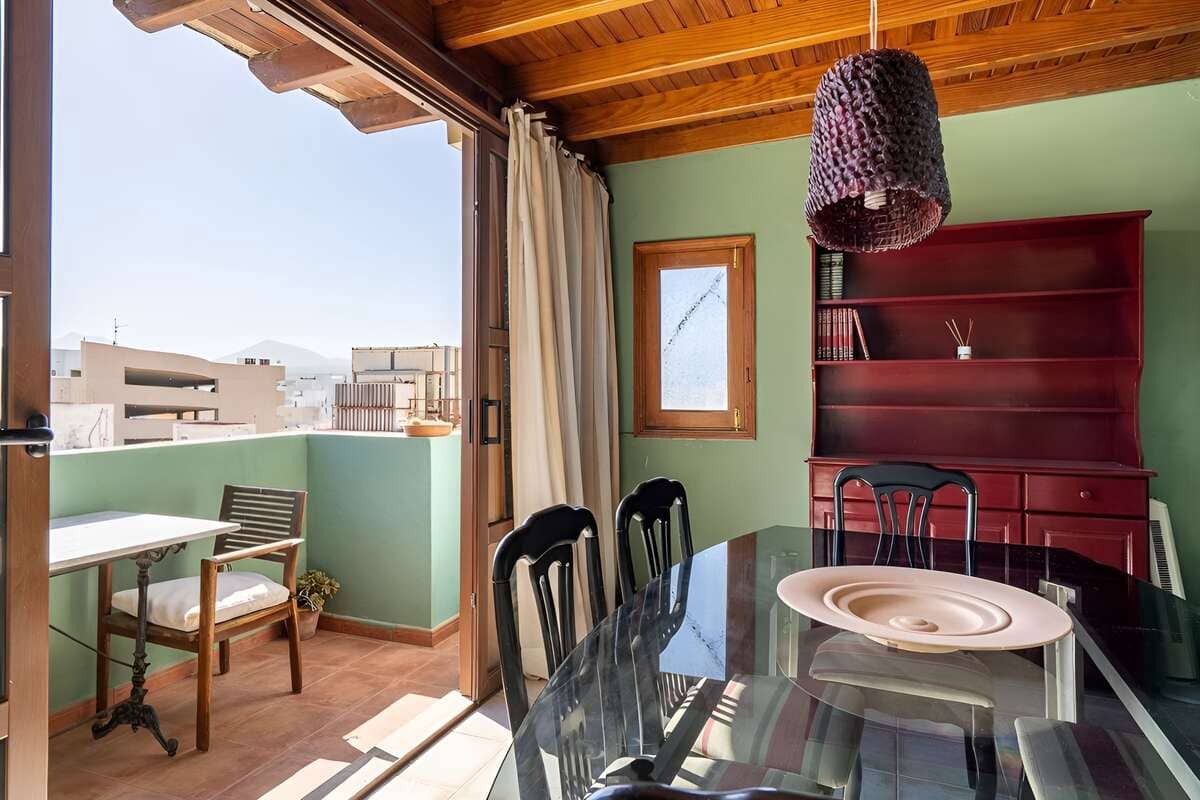 2 bedroom Flat for sale in Arrecife - € 230,000 (Ref: 9921591)