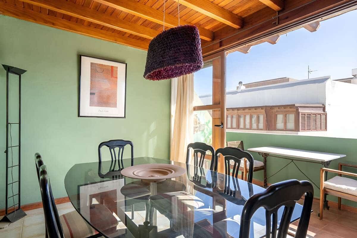 2 bedroom Flat for sale in Arrecife - € 230,000 (Ref: 9921591)