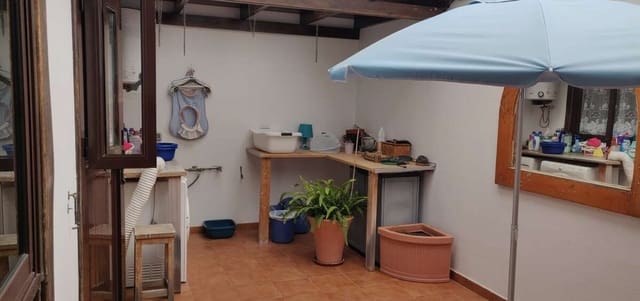 4 bedroom Semi-detached Villa for sale in Costa Teguise, Teguise with garage - € 425,000 (Ref: 9945017)