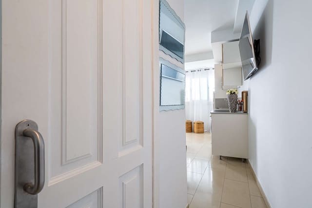 2 soveværelse Lejlighed til salg i Arrecife - € 245.000 (Ref: 9949067)