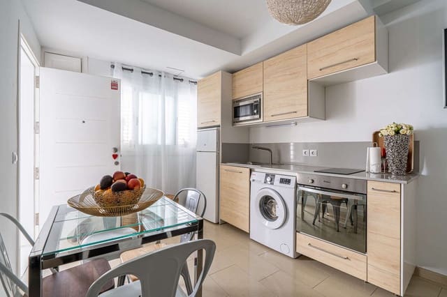 2 soveværelse Lejlighed til salg i Arrecife - € 245.000 (Ref: 9949067)