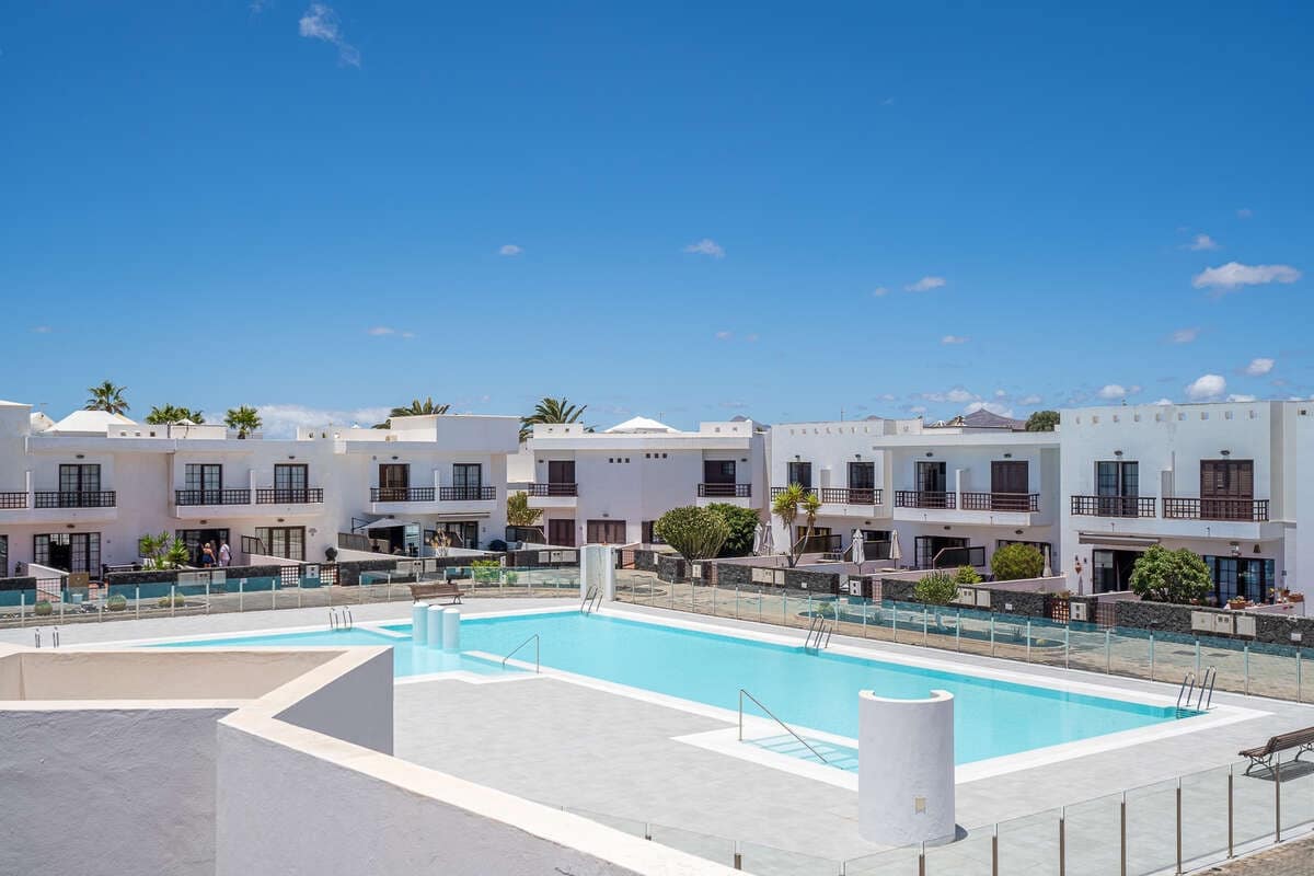 2 Zimmer Doppelhaus zu verkaufen in Costa Teguise mit Pool - 299.000 € (Ref: 9984238)