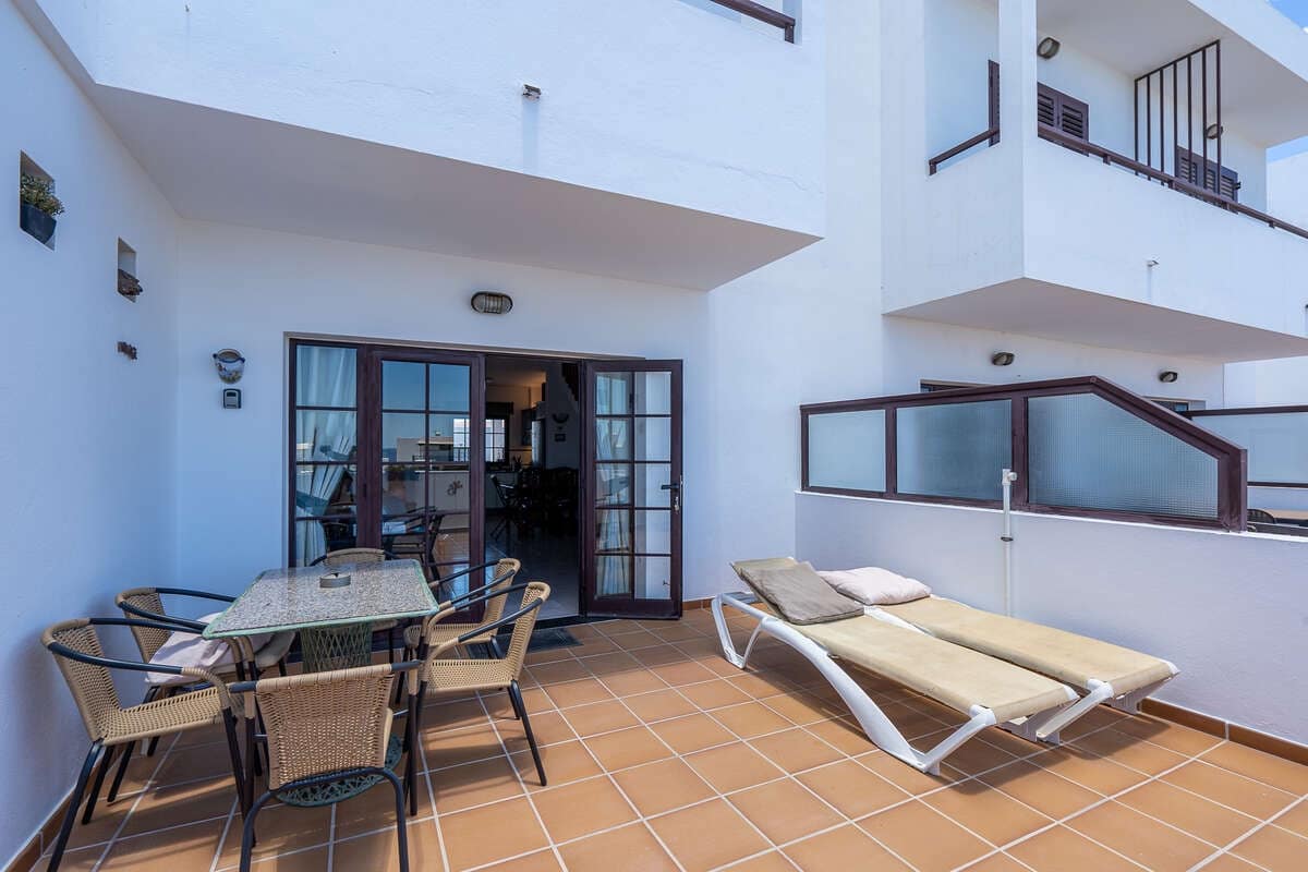 2 Zimmer Doppelhaus zu verkaufen in Costa Teguise mit Pool - 299.000 € (Ref: 9984238)