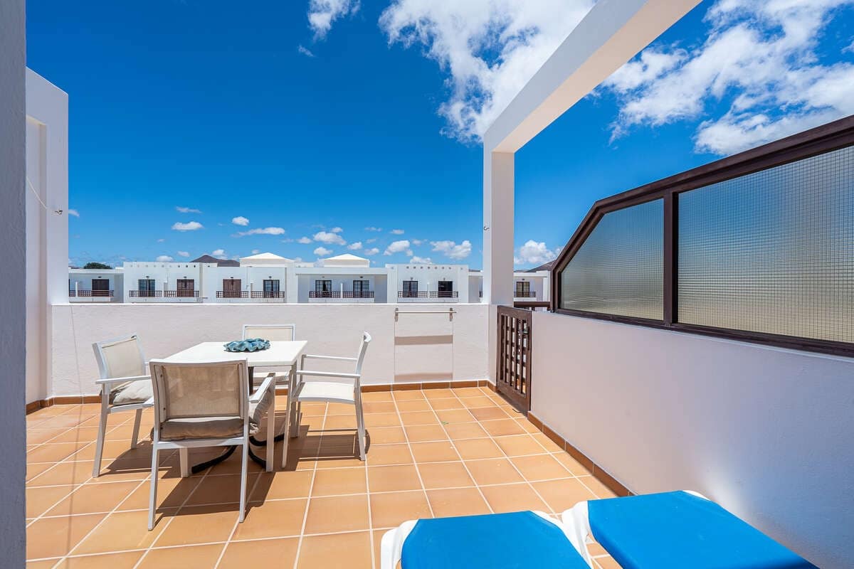 2 Zimmer Doppelhaus zu verkaufen in Costa Teguise mit Pool - 299.000 € (Ref: 9984238)