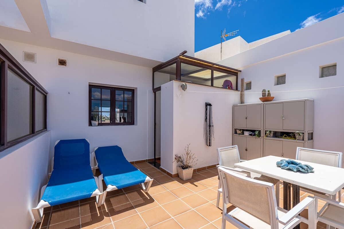 2 Zimmer Doppelhaus zu verkaufen in Costa Teguise mit Pool - 299.000 € (Ref: 9984238)