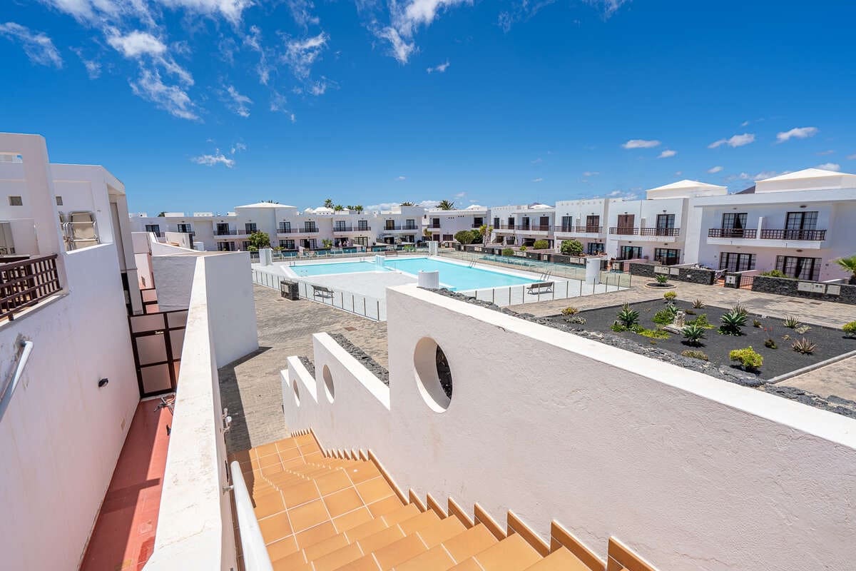 2 Zimmer Doppelhaus zu verkaufen in Costa Teguise mit Pool - 299.000 € (Ref: 9984238)