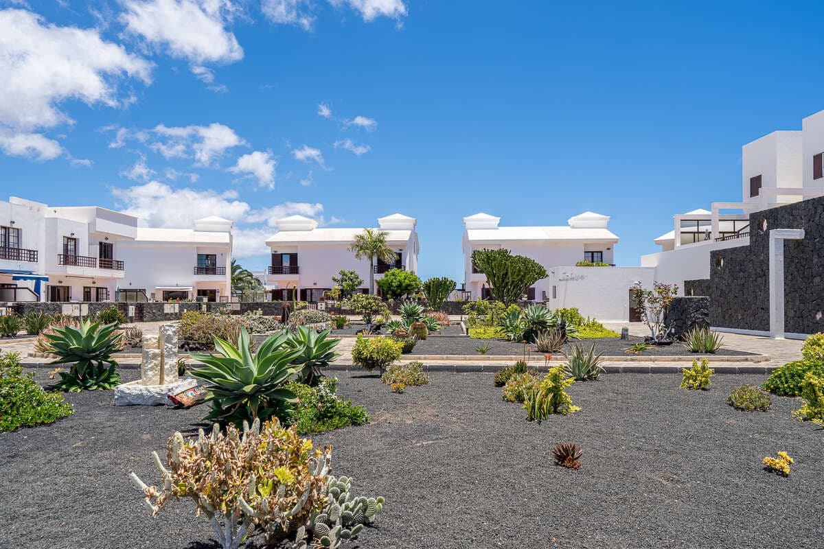 2 Zimmer Doppelhaus zu verkaufen in Costa Teguise mit Pool - 299.000 € (Ref: 9984238)