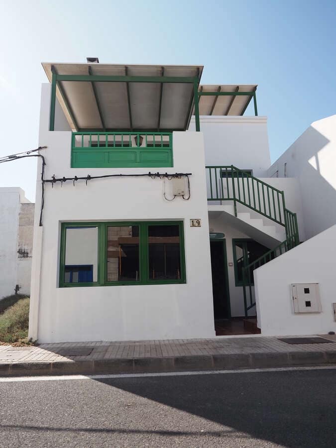 6 bedroom Finca/Country House for sale in Caleta de Famara - € 685,000 (Ref: 9986239)