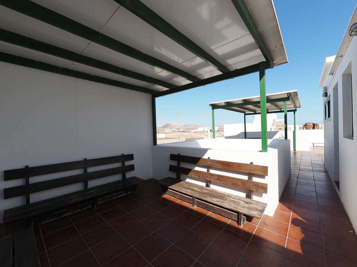 6 bedroom Finca/Country House for sale in Caleta de Famara - € 685,000 (Ref: 9986239)