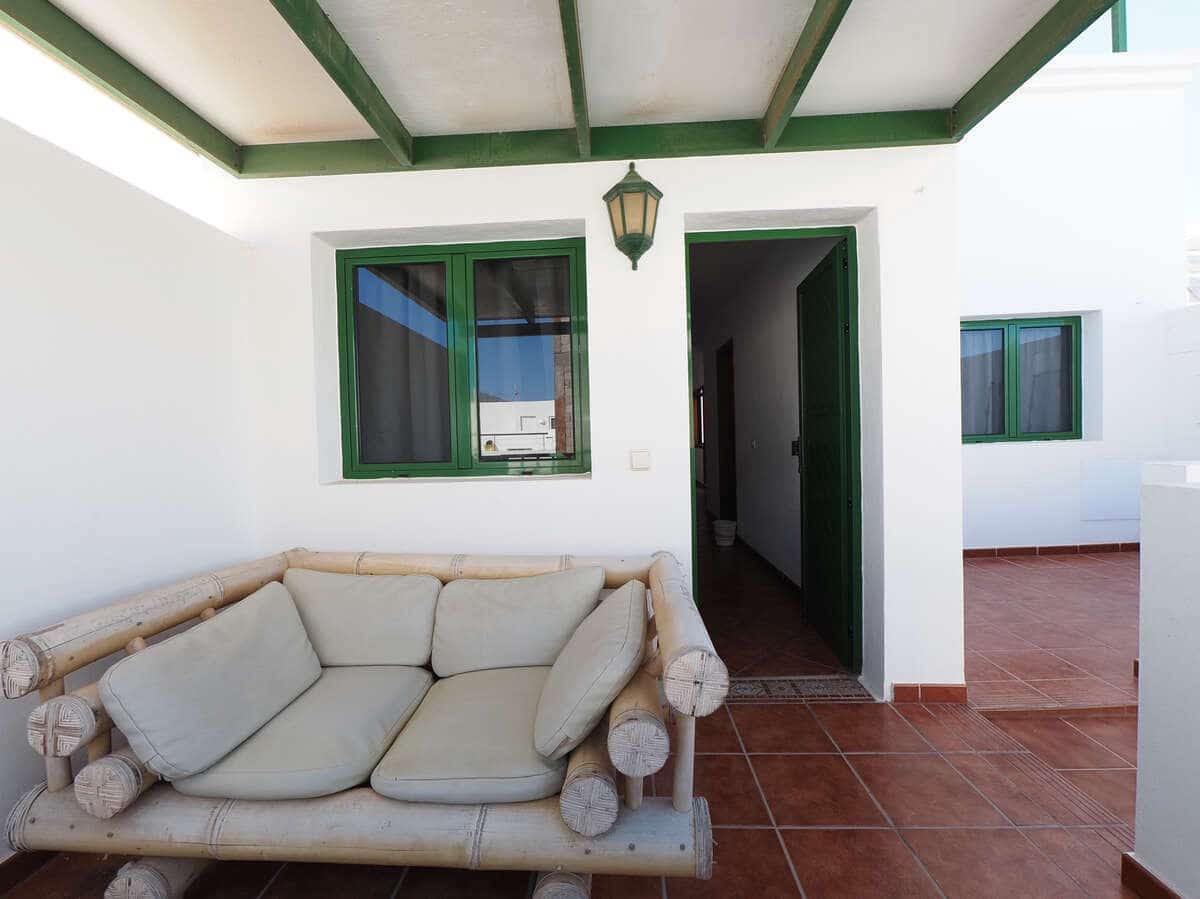 6 bedroom Finca/Country House for sale in Caleta de Famara - € 685,000 (Ref: 9986239)
