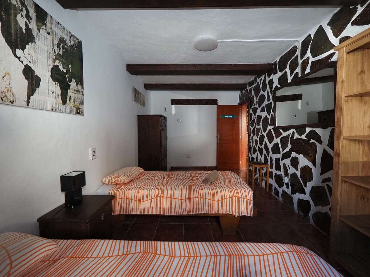 6 bedroom Finca/Country House for sale in Caleta de Famara - € 685,000 (Ref: 9986239)