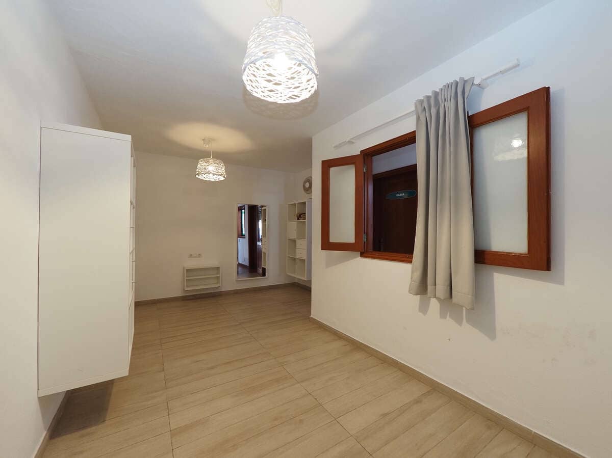 3 bedroom Flat for sale in Caleta de Famara - € 335,000 (Ref: 9986240)