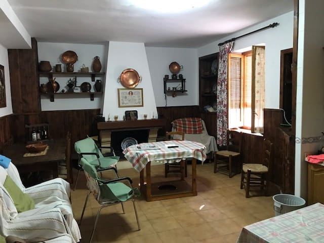 5 soveværelse Byhus til salg i Melegis - € 210.000 (Ref: 6902590)