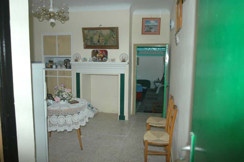 5 soveværelse Byhus til salg i Albunuelas - € 100.000 (Ref: 6902616)