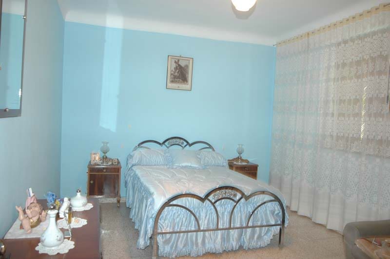 5 soveværelse Byhus til salg i Albunuelas - € 100.000 (Ref: 6902616)