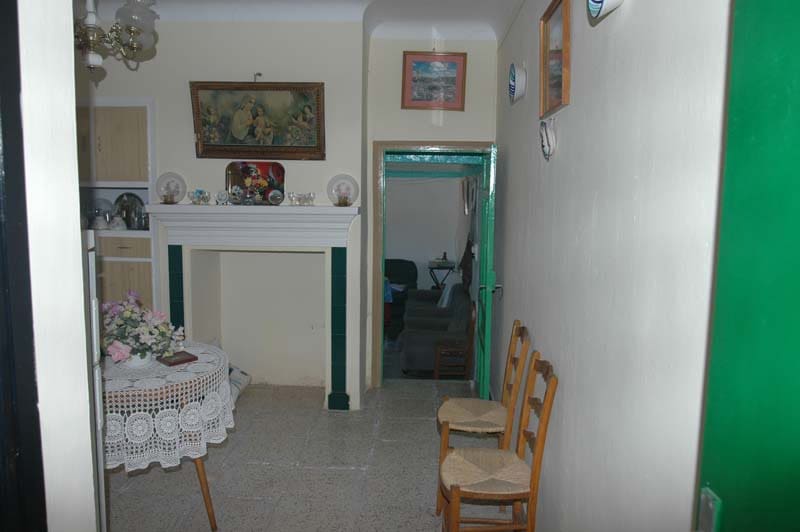 5 soveværelse Byhus til salg i Albunuelas - € 100.000 (Ref: 6902616)