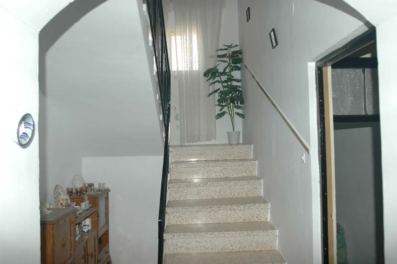 5 soveværelse Byhus til salg i Albunuelas - € 100.000 (Ref: 6902616)