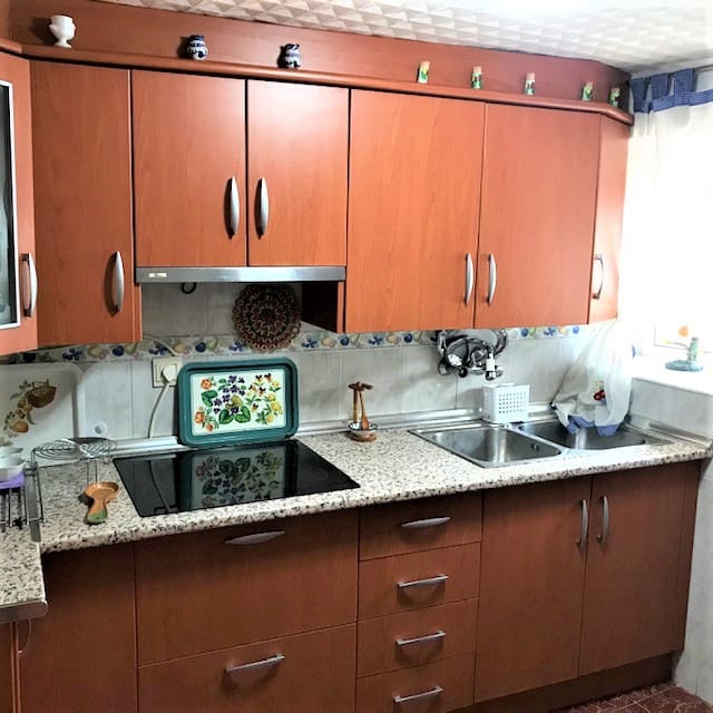 6 soveværelse Byhus til salg i Pinos del Valle - € 136.500 (Ref: 6902617)