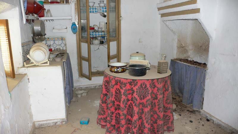 Byhus til salg i Albunuelas - € 25.000 (Ref: 6902644)