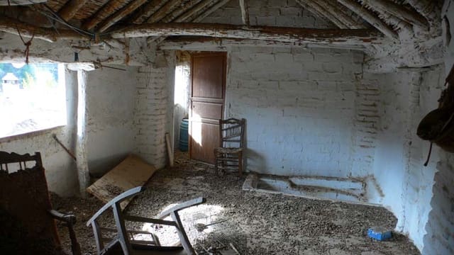 Byhus til salg i Albuñuelas - € 25.000 (Ref: 6902644)