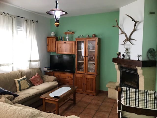 3 soveværelse Byhus til salg i Albunuelas - € 115.000 (Ref: 7857942)