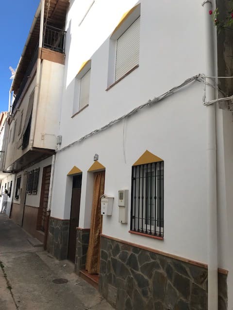 3 soveværelse Byhus til salg i Albunuelas - € 115.000 (Ref: 7857942)