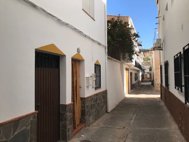 3 soveværelse Byhus til salg i Albunuelas - € 115.000 (Ref: 7857942)