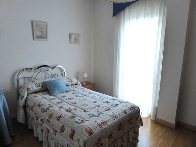 4 soveværelse Semi-Rækkehus til salg i La Zubia med garage - € 325.000 (Ref: 8185299)