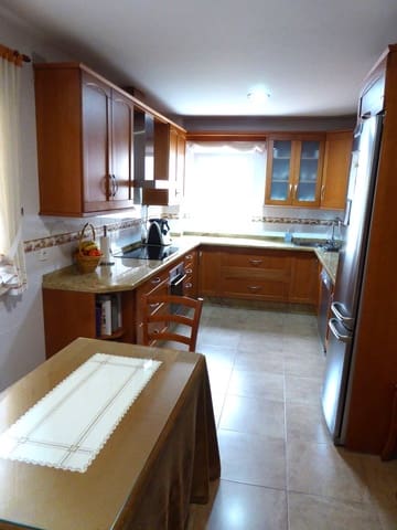 4 soveværelse Semi-Rækkehus til salg i La Zubia med garage - € 325.000 (Ref: 8185299)