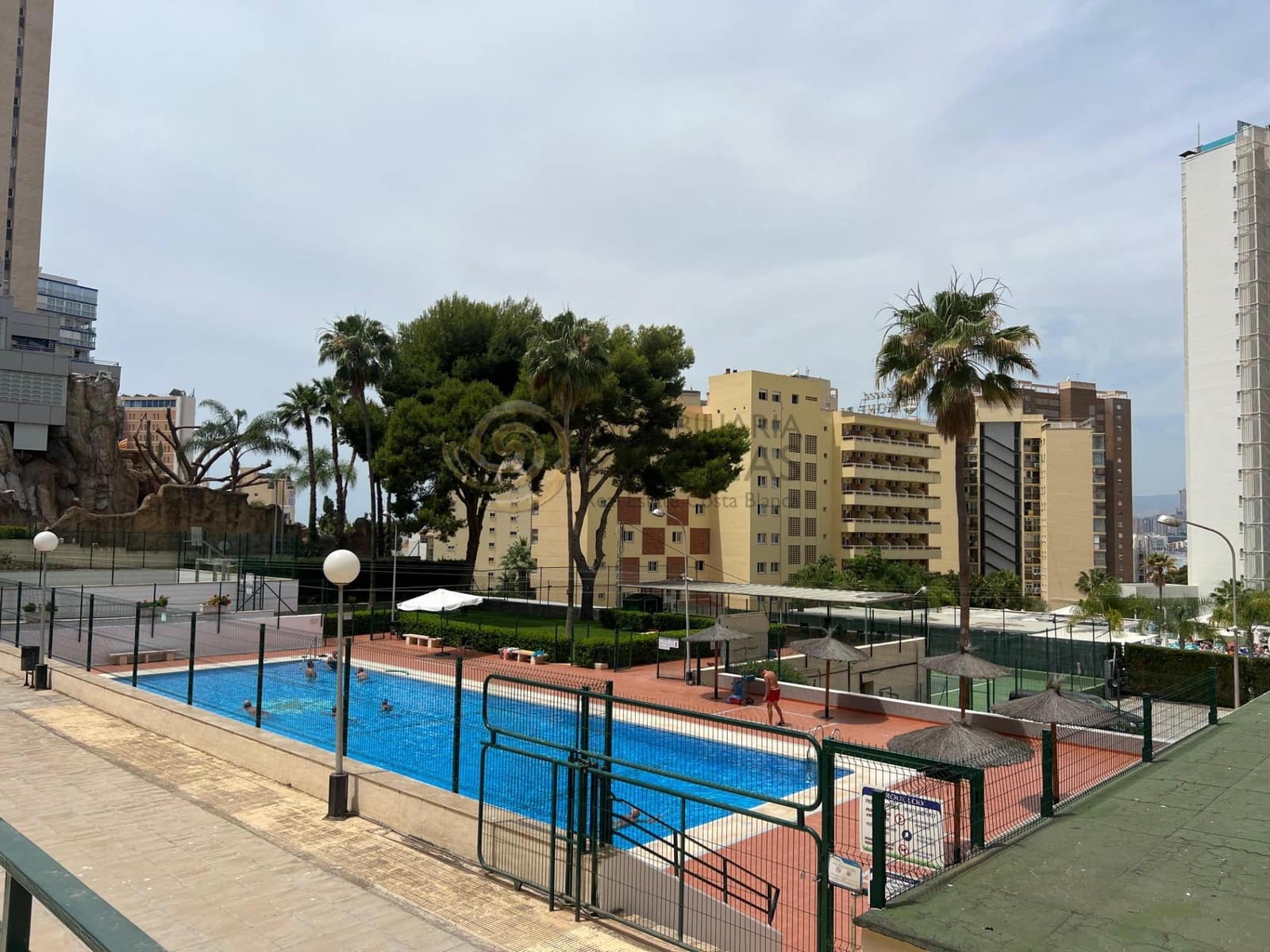 2 makuuhuone Huoneisto myytävänä paikassa Benidorm mukana uima-altaan - 270 000 € (Ref: 10022569)