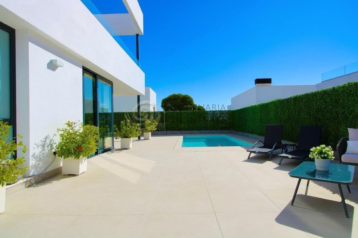 3 bedroom Villa for sale in Finestrat with pool garage - € 699,999 (Ref: 10025828)