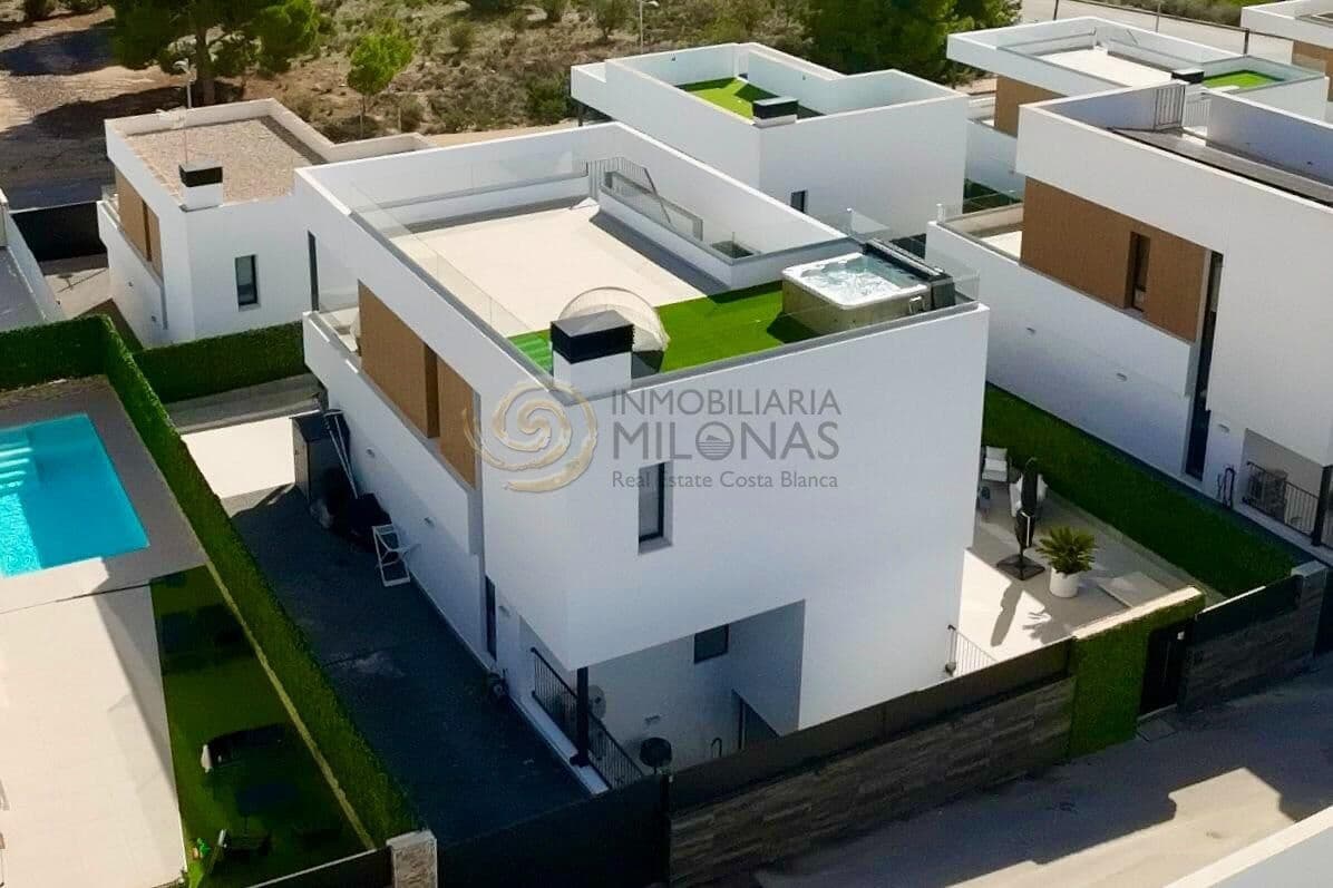 3 bedroom Villa for sale in Finestrat with pool garage - € 699,999 (Ref: 10025828)