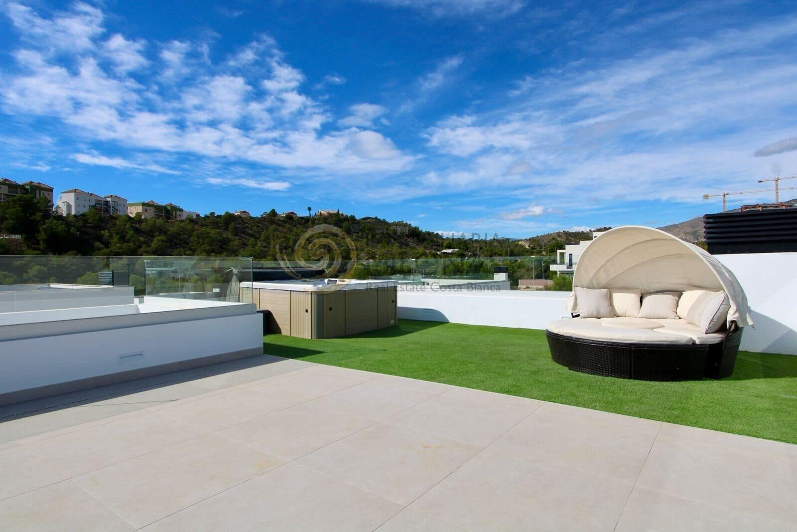 3 bedroom Villa for sale in Finestrat with pool garage - € 699,999 (Ref: 10025828)