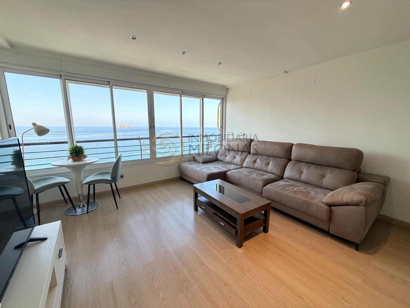 3 soverom Leilighet til leie i Benidorm med svømmebasseng - € 1 200 (Ref: 10055433)