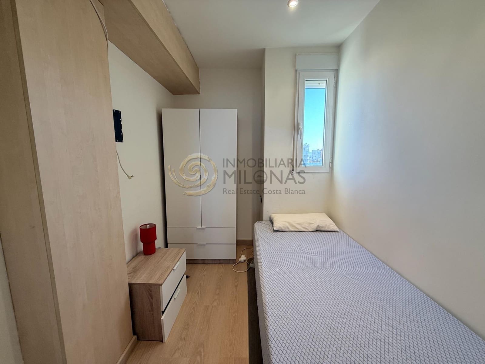 3 soverom Leilighet til leie i Benidorm med svømmebasseng - € 1 200 (Ref: 10055433)