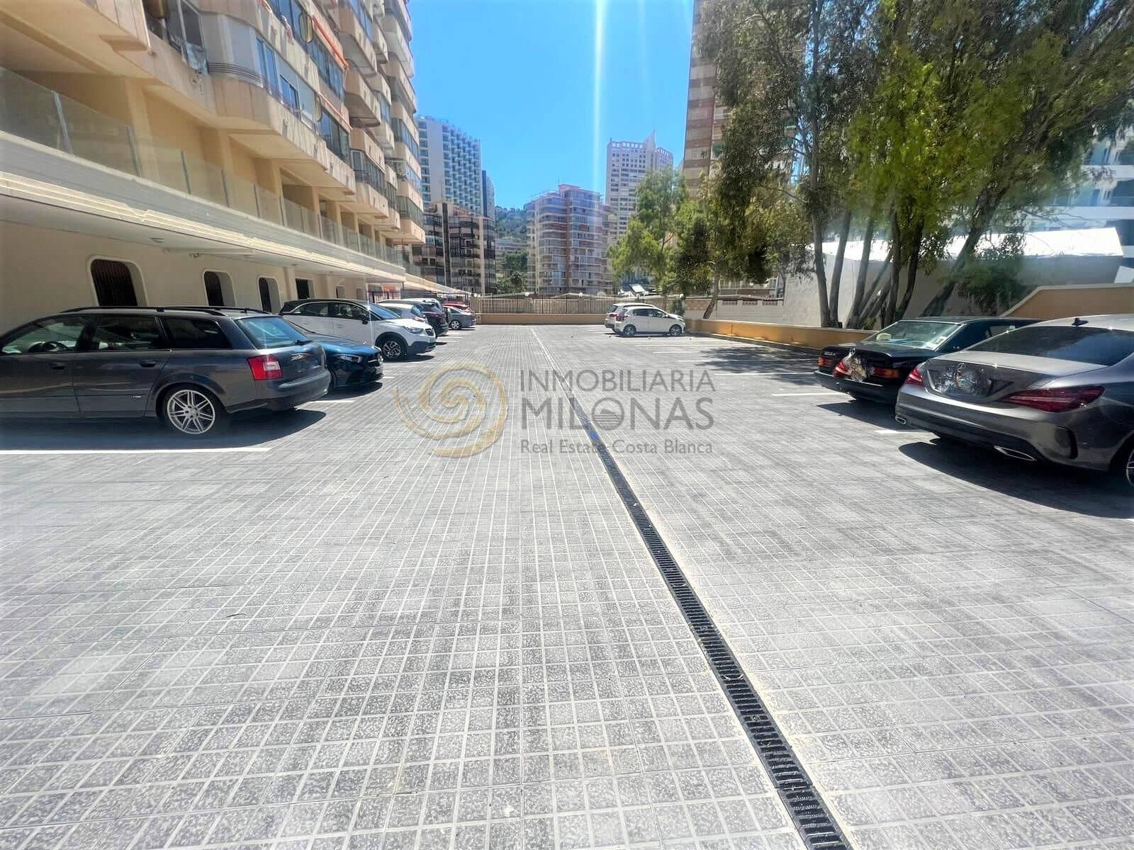 3 soverom Leilighet til leie i Benidorm med svømmebasseng - € 1 200 (Ref: 10055433)