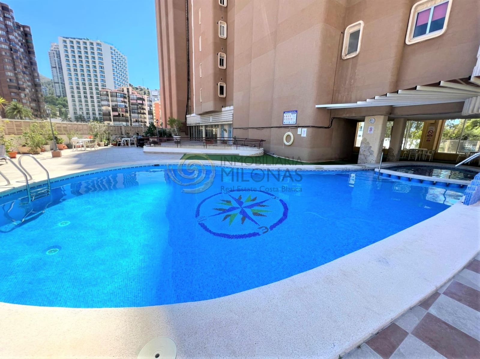 3 soverom Leilighet til leie i Benidorm med svømmebasseng - € 1 200 (Ref: 10055433)
