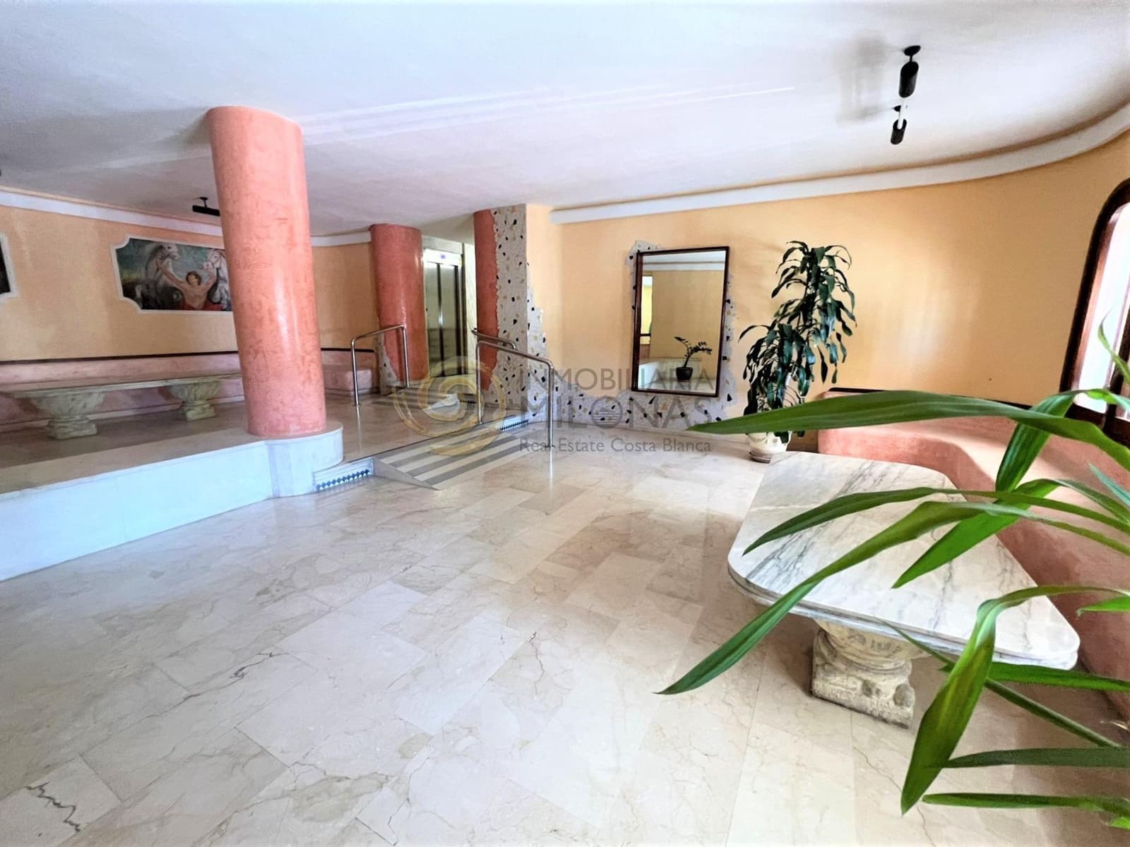 3 soverom Leilighet til leie i Benidorm med svømmebasseng - € 1 200 (Ref: 10055433)