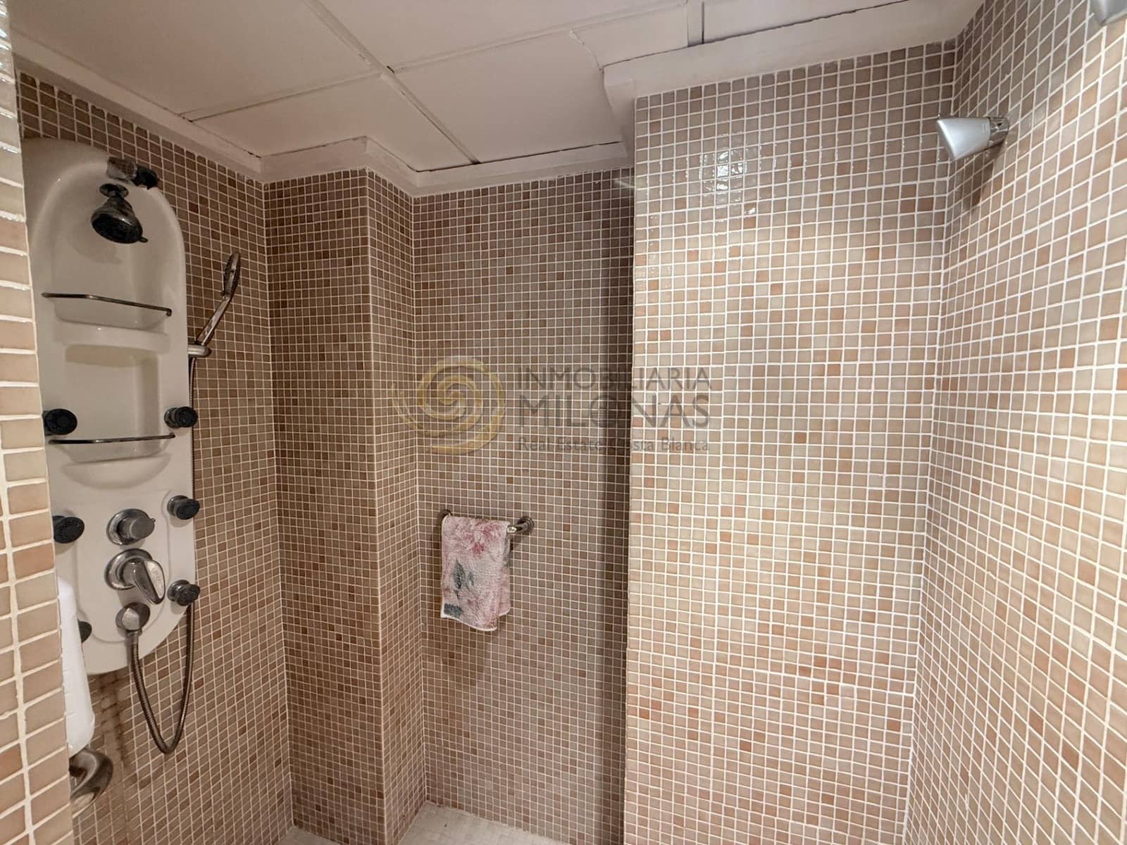 3 soverom Leilighet til leie i Benidorm med svømmebasseng - € 1 200 (Ref: 10055433)