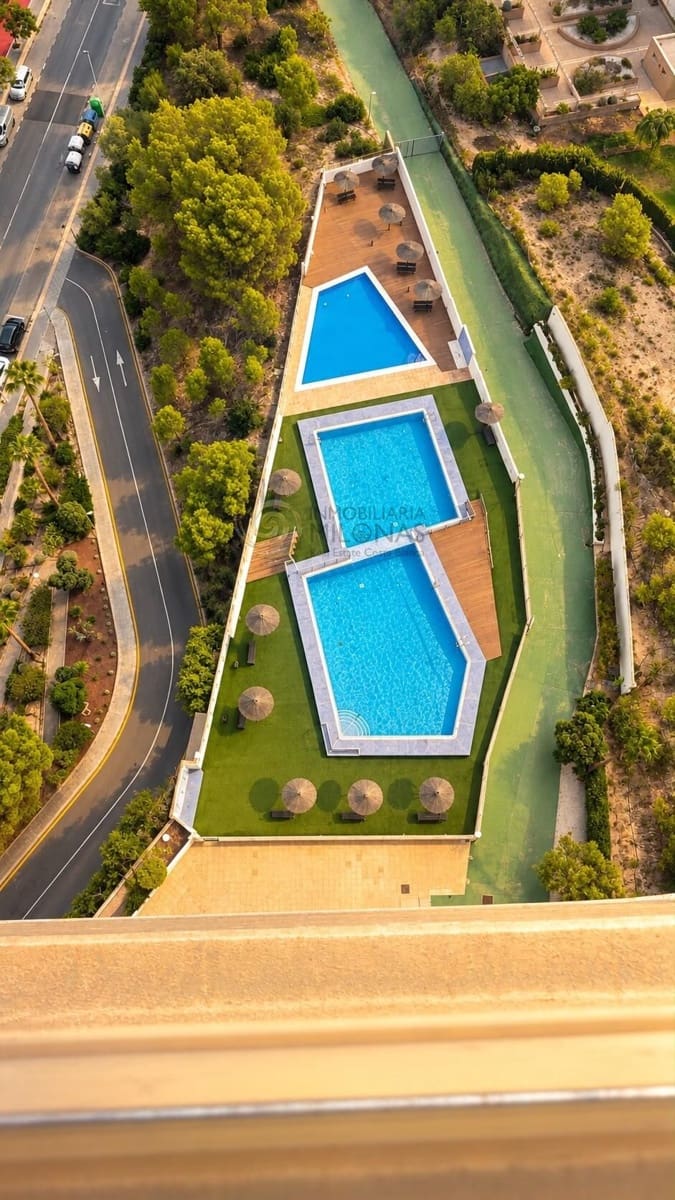 2 soverom Leilighet til leie i Benidorm med svømmebasseng garasje - € 1 400 (Ref: 10120012)