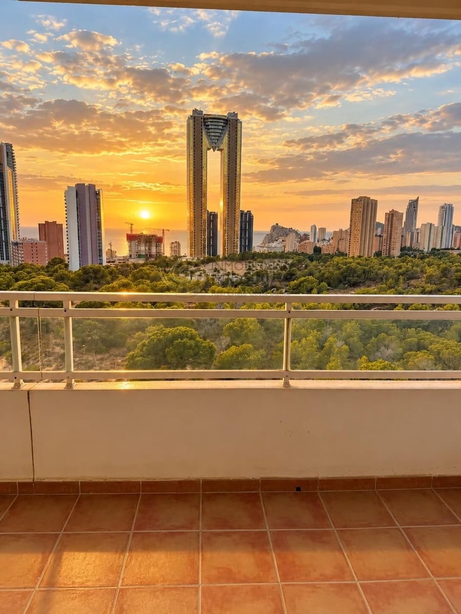 2 soverom Leilighet til leie i Benidorm med svømmebasseng garasje - € 1 400 (Ref: 10120012)
