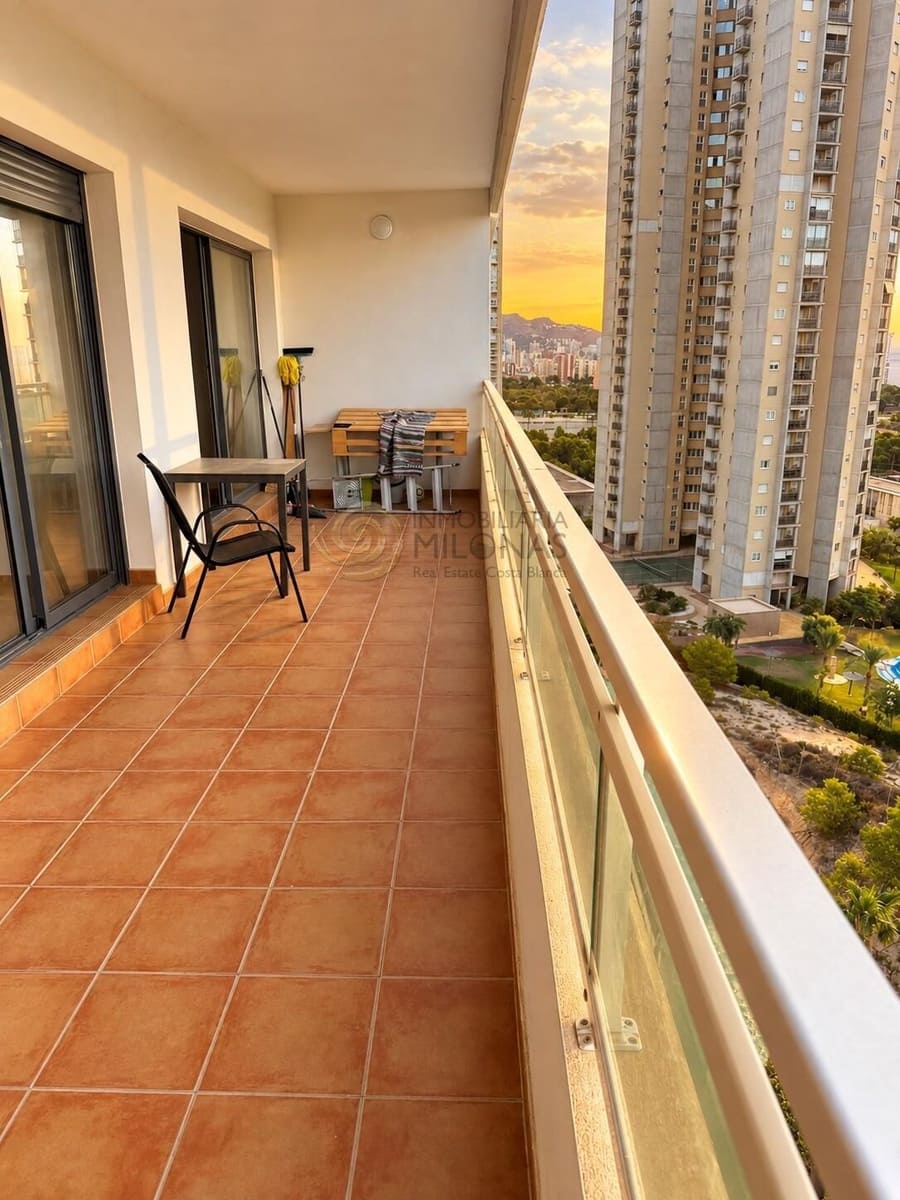 2 soverom Leilighet til leie i Benidorm med svømmebasseng garasje - € 1 400 (Ref: 10120012)