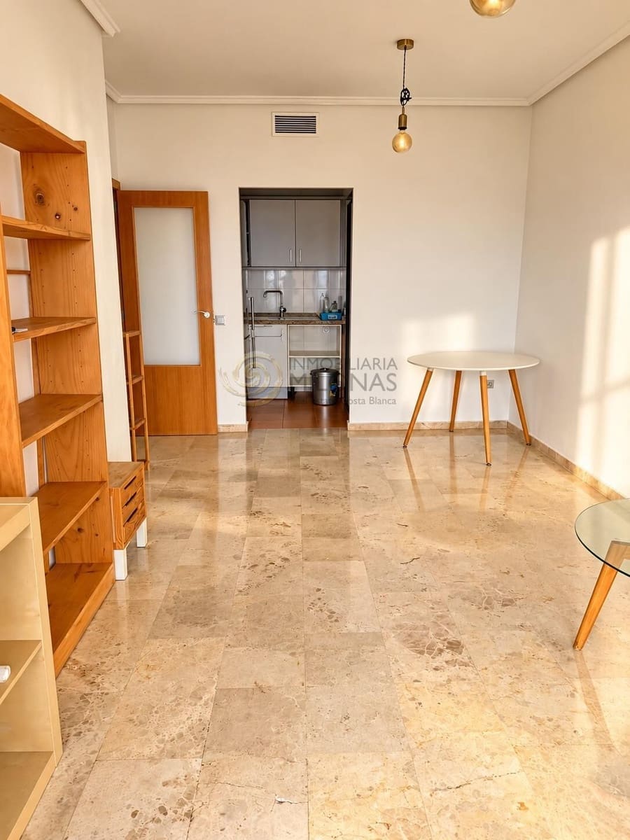 2 soverom Leilighet til leie i Benidorm med svømmebasseng garasje - € 1 400 (Ref: 10120012)