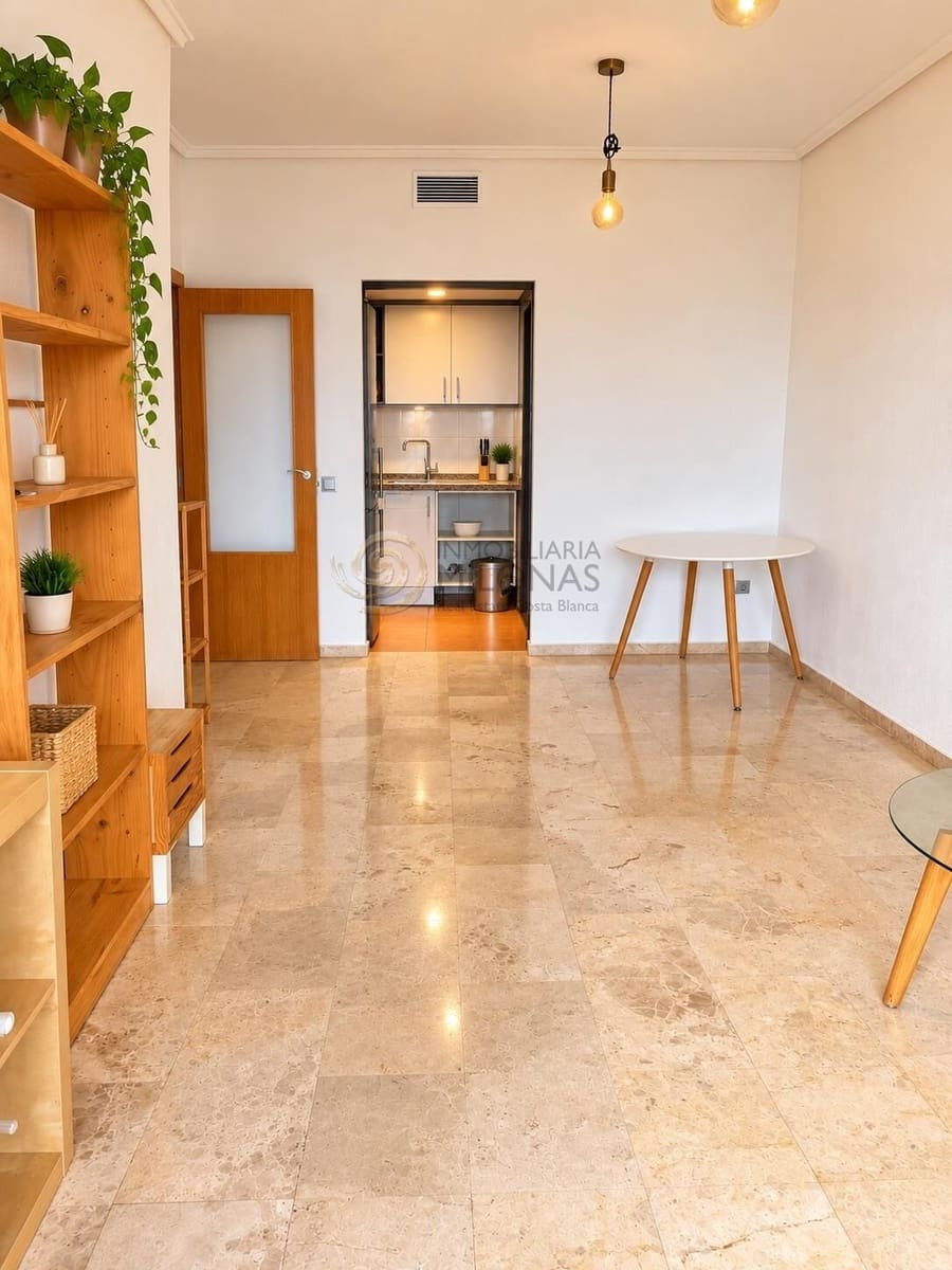 2 soverom Leilighet til leie i Benidorm med svømmebasseng garasje - € 1 400 (Ref: 10120012)